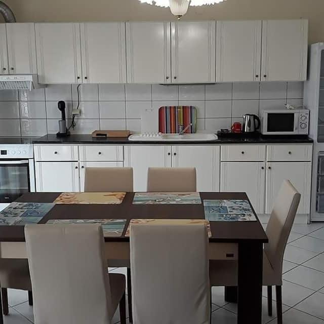 Néa Péramos Stathoris Deluxe Apartment מראה חיצוני תמונה